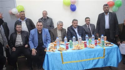 تكريم مدير عام العقود والمشتريات بـ