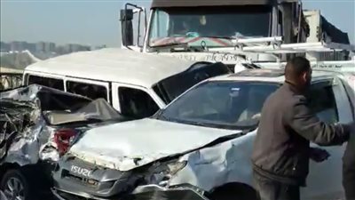 تعرف على الطريق البديل للسيارات لحين رفع حطام حادث التصادم بالدائري