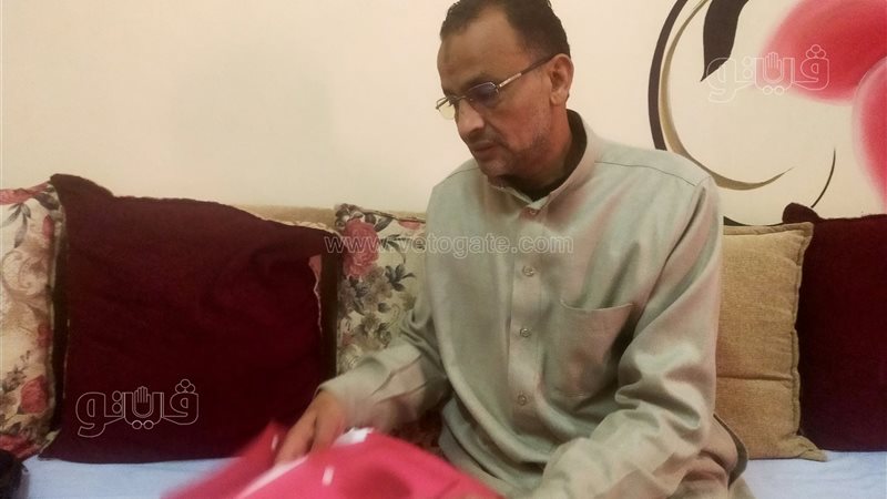 موظف يحرر محضرا ضد