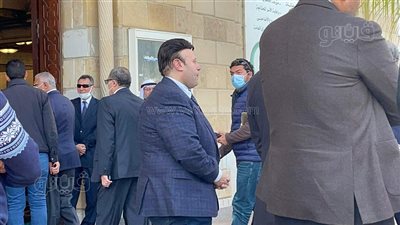 وصول جثمان عبد الحي عبيد لمسجد الحصري استعدادا لتشييعه | فيديو وصور