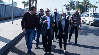 محافظ الإسكندرية يؤكد سرعة الانتهاء من ترميم الحفر والمطبات بالأحياء