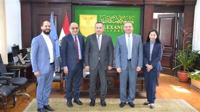 رئيس جامعة الإسكندرية يستقبل سفير الفلبين لبحث سبل التعاون