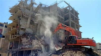 إزالة جمالون ومخالفات بناء بجسر الكونيسة في العمرانية | فيديو