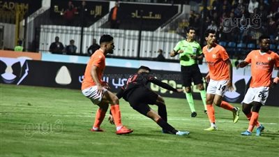 15 دقيقة.. طوفان الأهلي يدك مرمى فاركو بثلاثة أهداف| صور