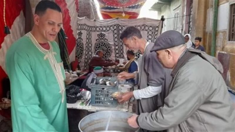 موائد الفول النابت