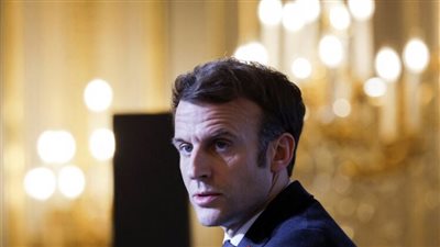 ماكرون يتعهد بتوفير فرص عمل وتقديم معونات للاجئين الأوكرانيين في فرنسا