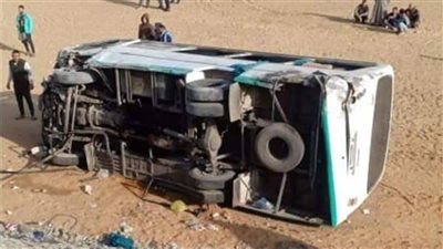 إصابة 18 شخصًا بحادث انقلاب ميني باص أعلى الطريق الدائرى الأوسطي | صور
