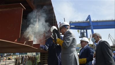 رئيس هيئة قناة السويس يدشن معديتين جديدتين ويتفقد أعمال ترميم بمبنى القبة ببورسعيد