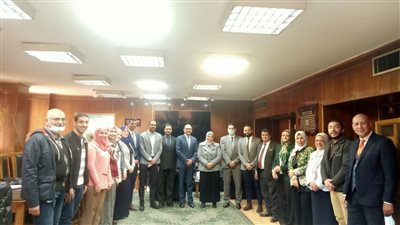 الكهرباء توقع عقدا بـ140 مليون جنيه لمجابهة زيادة الأحمال بمنطقة القناة