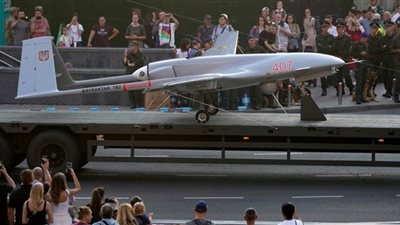 تركيا تدعم أوكرانيا بطائرات مسيرة.. وتمنع سفن روسيا من العبور للبحر الأسود