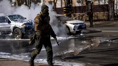 لحظة سقوط صاروخ باليستي على لوجانسك بأوكرانيا | فيديو 