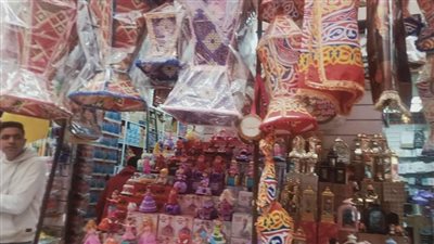 فوانيس وزينة الخيامية تنتشر في أسواق الإسكندرية | فيديو