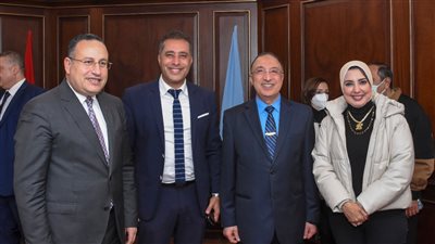 محافظ الإسكندرية ورئيس الجامعة يوقعان بروتوكول تعاون لتقديم الخدمات الاستشارية للمشروعات
