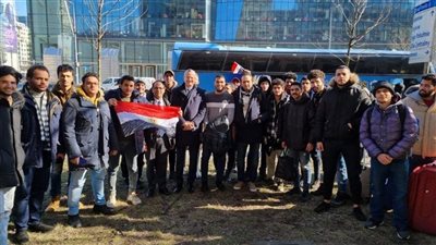 الزحام على المنافذ وصل 20 كيلو.. سفير مصر ببولندا: وصول 500 مصري من أوكرانيا