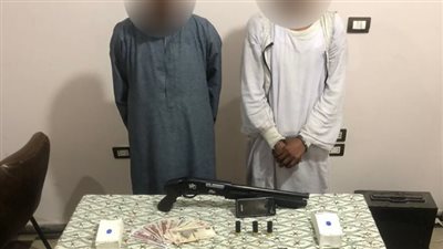 ضبط سلاح ناري وذخائر وكمية من الحشيش بحوزة اثنين من العناصر الإجرامية بالأقصر 