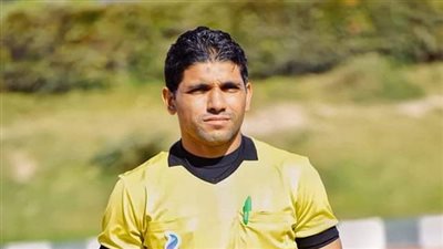 أحمد جمال حكمًا لمباراة المصري وإنبي غدا