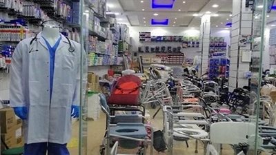 مصادرة 39.5 ألف قطعة مستلزمات طبية مجهولة المصدر داخل مصنع بالقاهرة