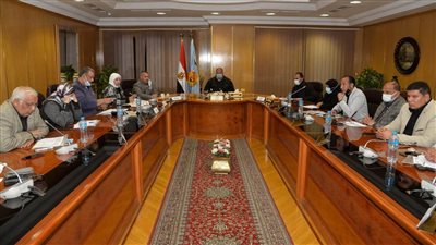 استعدادًا لـ رمضان.. تشكيل لجنة لاختيار أماكن الشوادر وبيع المواد الغذائية بأسيوط 