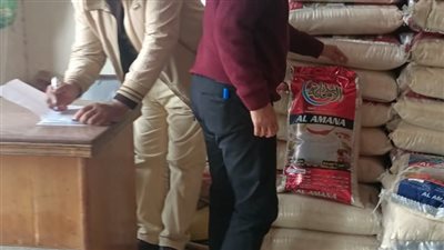 تموين العامرية تضبط مخزنا لمواد غذائية مجهولة المصدر فى الاسكندرية