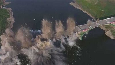 وزارة الدفاع الاوكرانية تعلن تفجير جسر بشيريفكا لمنع تقدم القوات الروسية 