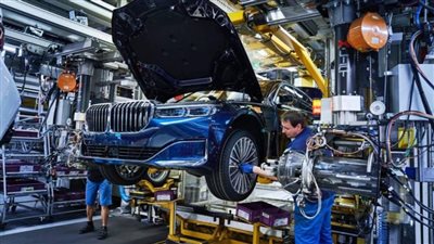 وقف إنتاج سيارات بي ام دبليو في العديد من المصانع