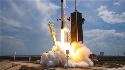 ما لا تعرفه عن صاروخ فالكون المتوقع اصطدام حطامه بالقمر خلال ساعات