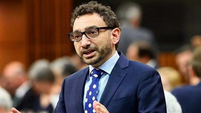 احتجاز طائرة على متنها ركاب روس بكندا