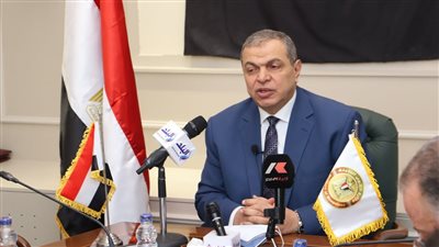 القوى العاملة تحذر من عمليات النصب والعقود 