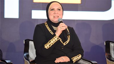 وزيرة الصناعة: دفع عجلة التنمية الصناعية بصعيد مصر على رأس أولويات خطة عمل الوزارة 