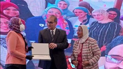 المستشفيات التعليمية تكرم أوائل الخريجين بدبلومة التغذية العلاجية للأطفال