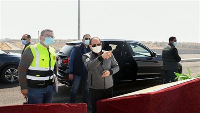  السيسي يكلف بمراعاة التوسعة في الطرق والمحاور الجديدة بالقاهرة لتحقيق السيولة المرورية 