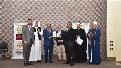محافظ مطروح يكرم حفظة القرآن الكريم| صور 