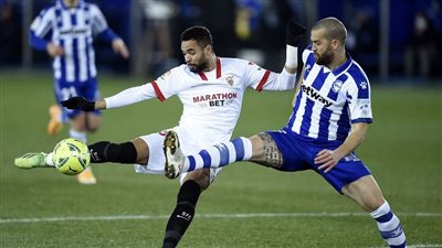 إشبيلية يفرط في تقليص الفارق مع الريال بالتعادل أمام ألافيس في 