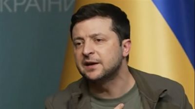الرئيس الأوكراني في فيديو من مكتبه: أنا هنا.. لم أهرب 