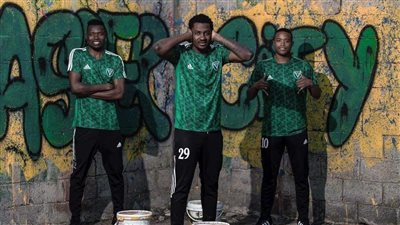 أجايي يدعم مؤمن زكريا في إعلان قميص فريقه الجديد