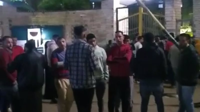 من أمام مستشفى دكرنس