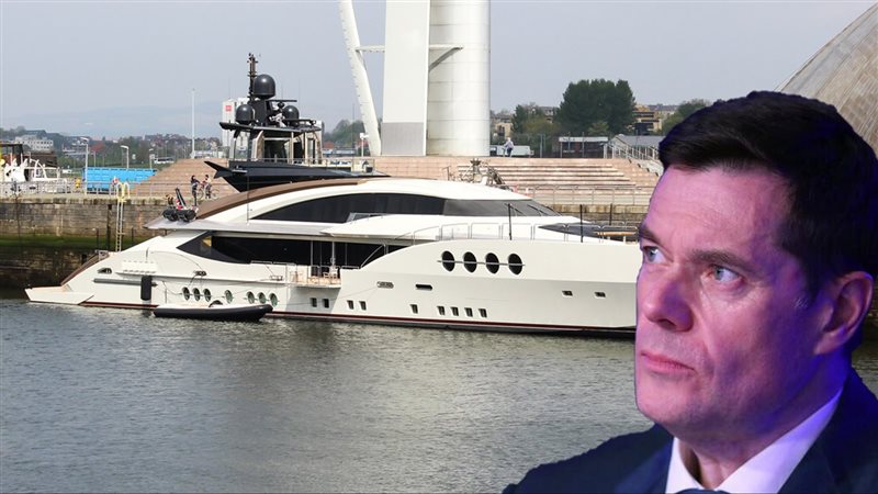 مصادرة يخت يملكه