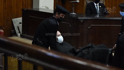 دفاع كريم الهواري يهاجم أسر الضحايا.. والمدعين بالحق المدنى يعترضون