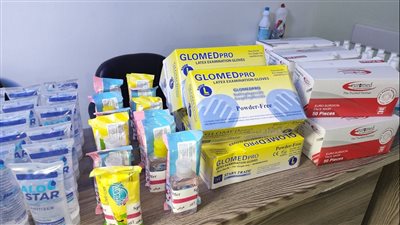 نقابة المهن الرياضية تدعم مستشفى العريش العام بمستلزمات طبية