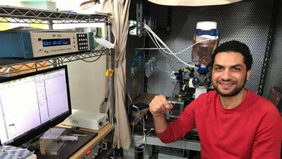 الطبيب مكتشف دواء 