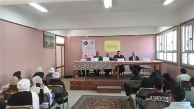 الداخلية تعقد لقاءات مع طلبة المدارس للتوعية بمخاطر المخدرات | صور 