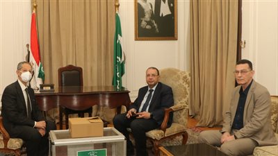  ممثل النيابة الإدارية يلتقى اللجنة المشرفة على انتخابات رئاسة الوفد