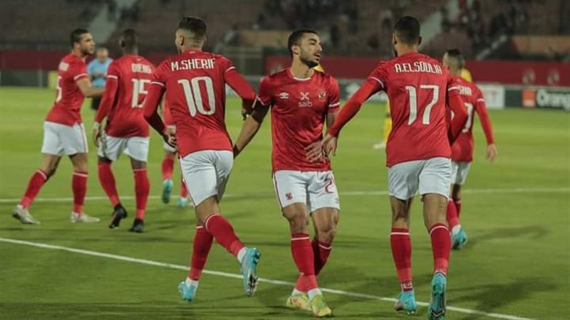 لاعبو الأهلي
