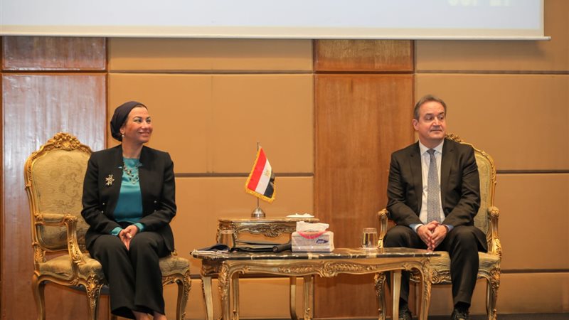 وزيرة البيئة ورئيس