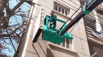 حملات يومية لإزالة الإعلانات العشوائية وغير المرخصة بالشرقية 