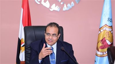 رئيس جامعة سوهاج عن رسوب 229 طالبا بكلية الطب: أمر طبيعي