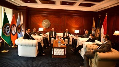 الرقابة المالية تستقبل رؤساء الجهات المنظمة لسوق المال بالعراق 