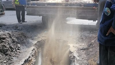 هبوط أرضي في بولاق الدكرور ومحافظة الجيزة تدفع بفرق الصيانة | فيديو