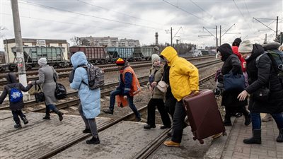 استجابة لمطالب فرنسا.. روسيا تفتح ممرات إنسانية في أوكرانيا اليوم