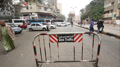 الجيزة تغلق شارع النيل السياحي بالمنطقة المواجهة لسفارة الإمارات